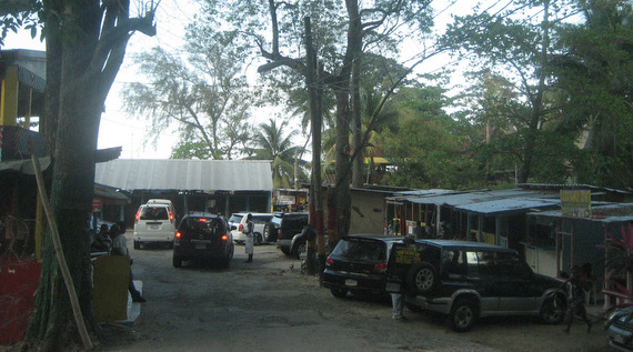 Entering the Fishermen's Beach complex... a bit chaotic but worth it