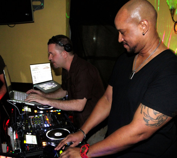 STEREO MASSIVE